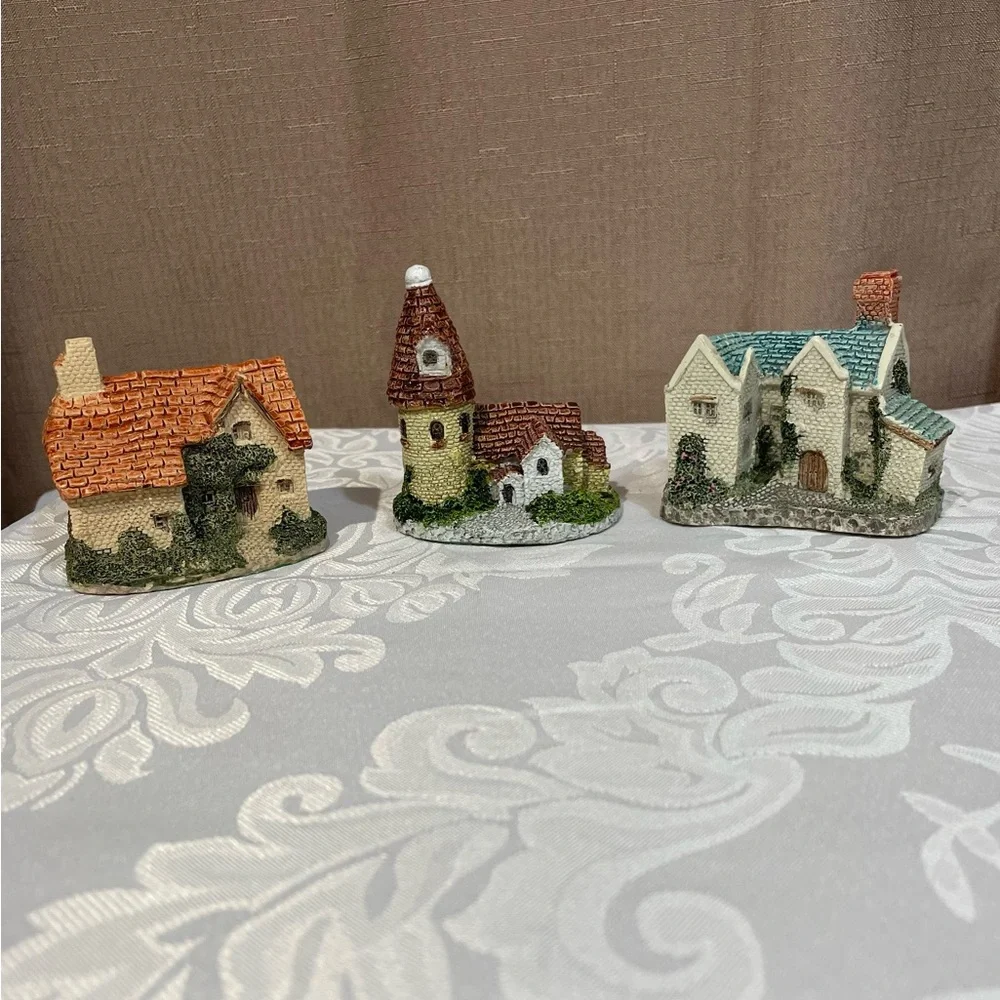 Museum Collections, Inc. 1987 Whimsical Village House Trio Multi Color
